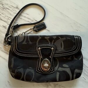Coach legacy black & grey signature canvas wristlet